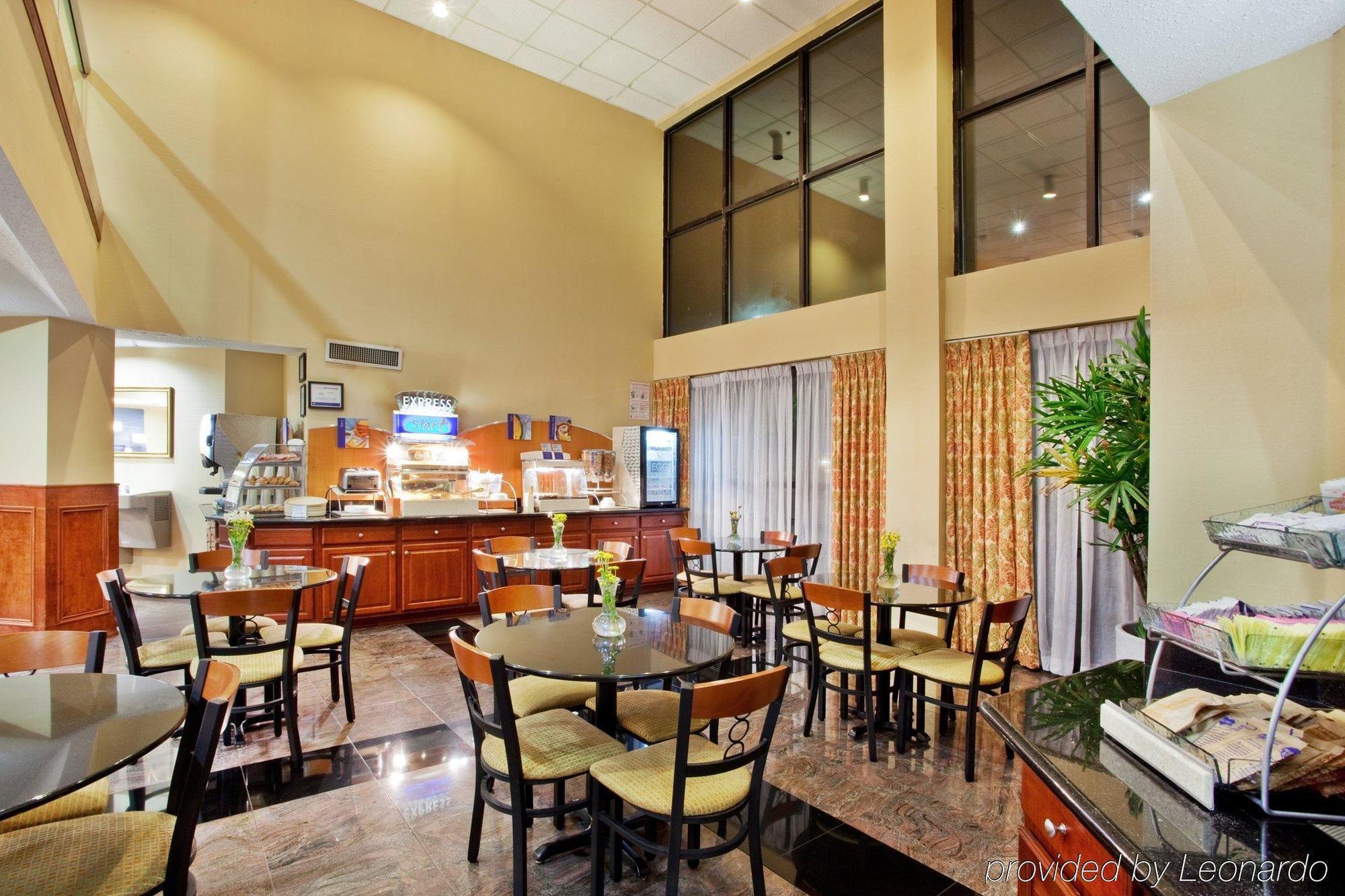 Holiday Inn Express Hotel & Suites Lawrenceville By Ihg Kültér fotó