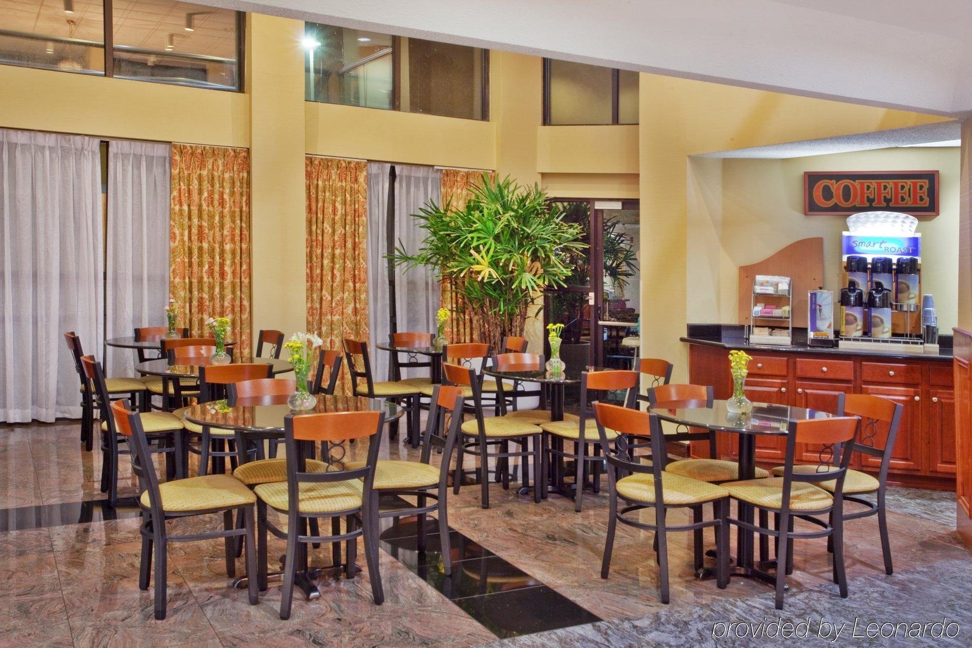 Holiday Inn Express Hotel & Suites Lawrenceville By Ihg Kültér fotó